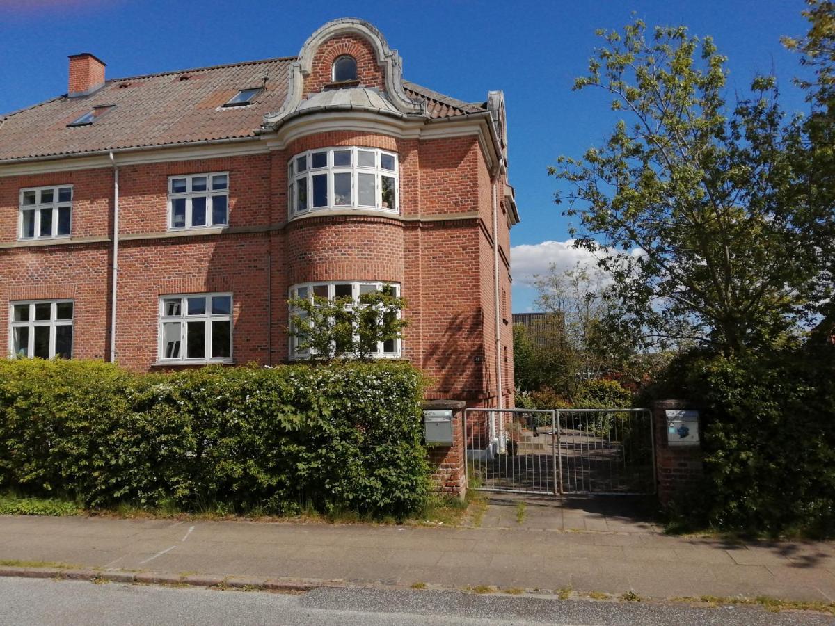Cozy Villa-Apartment - Close To Aalborg Center - Free Citybikes And Parking Экстерьер фото